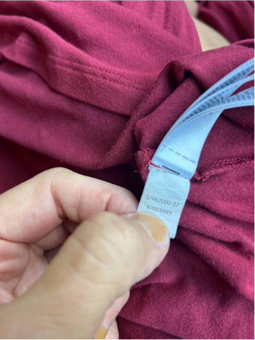 Athleta Women's Cloud light Stratus Long Sleeve V-Neck Tee Red Size M - Picture 6 of 10